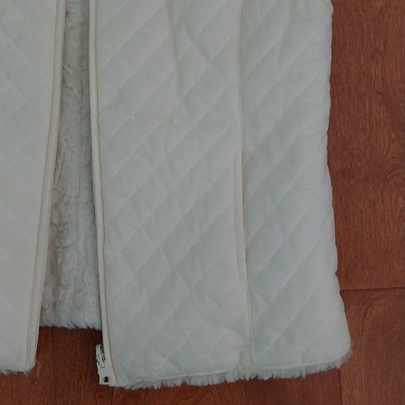 Beautiful faux fur Reversible vest - Picture 2 of 12